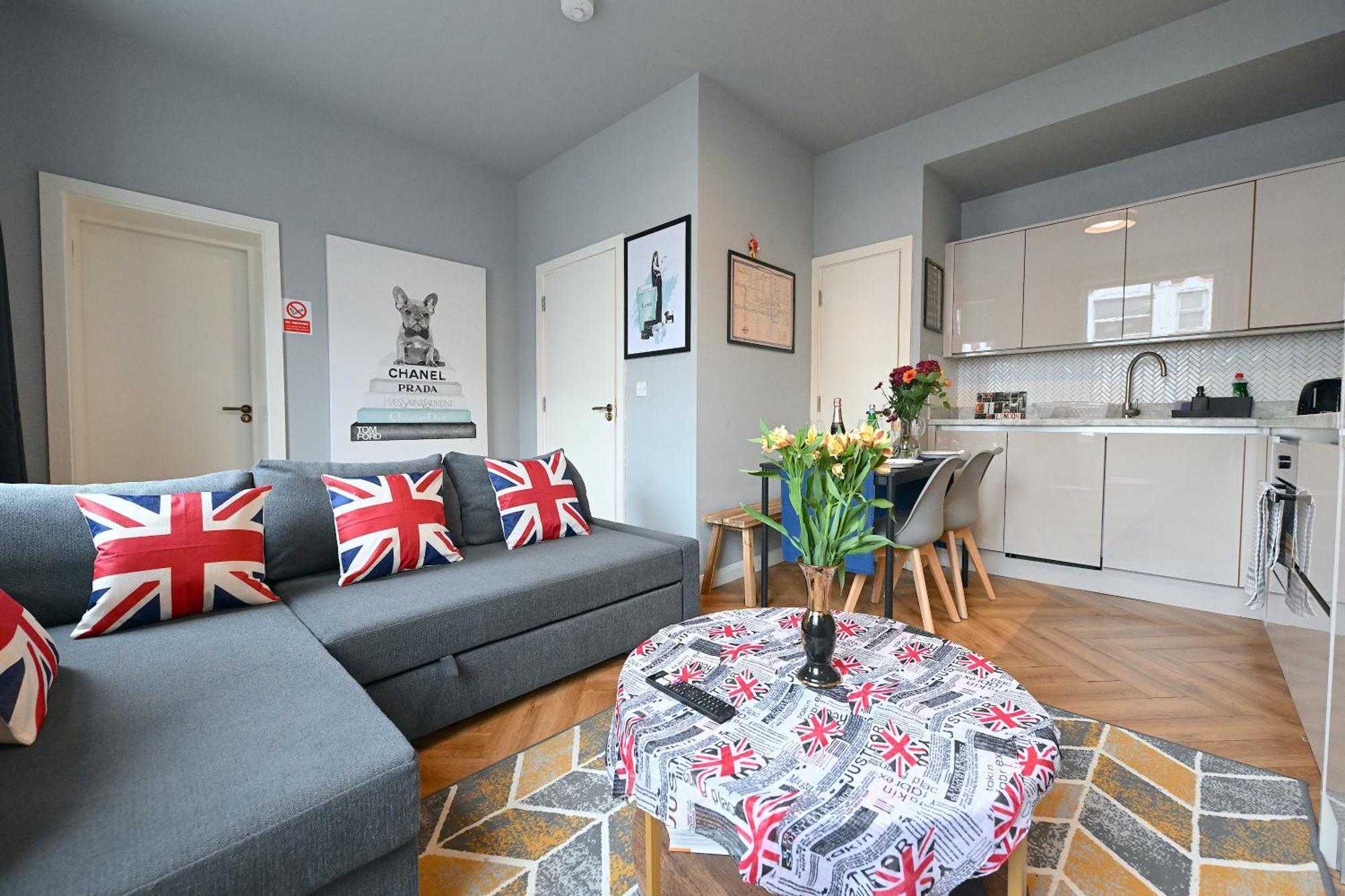 1 Bedroom Flat In Wood Piccadilly Line Londres