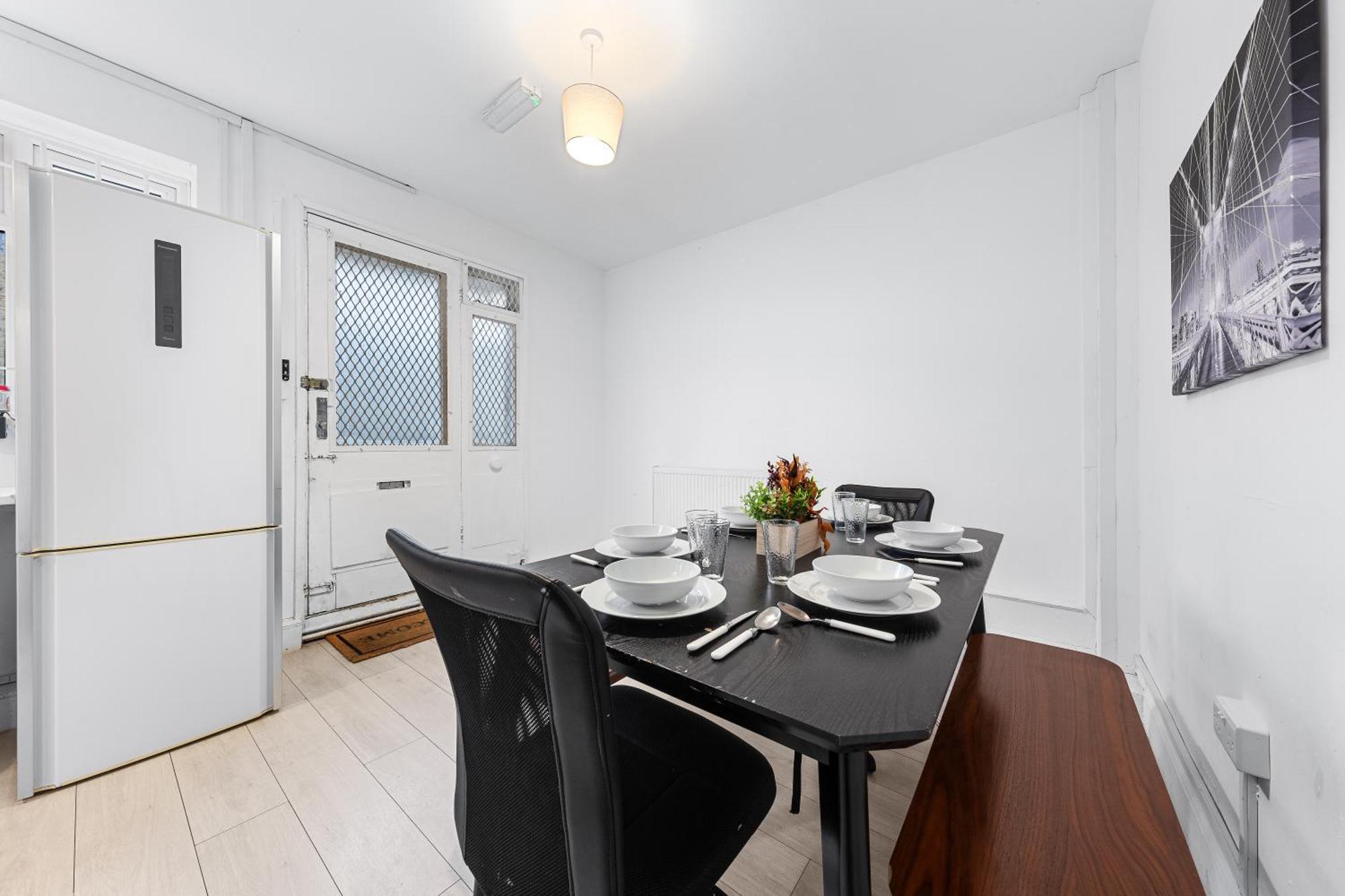 Holiday Near Kings Cross Sleep 12 Sp7 London