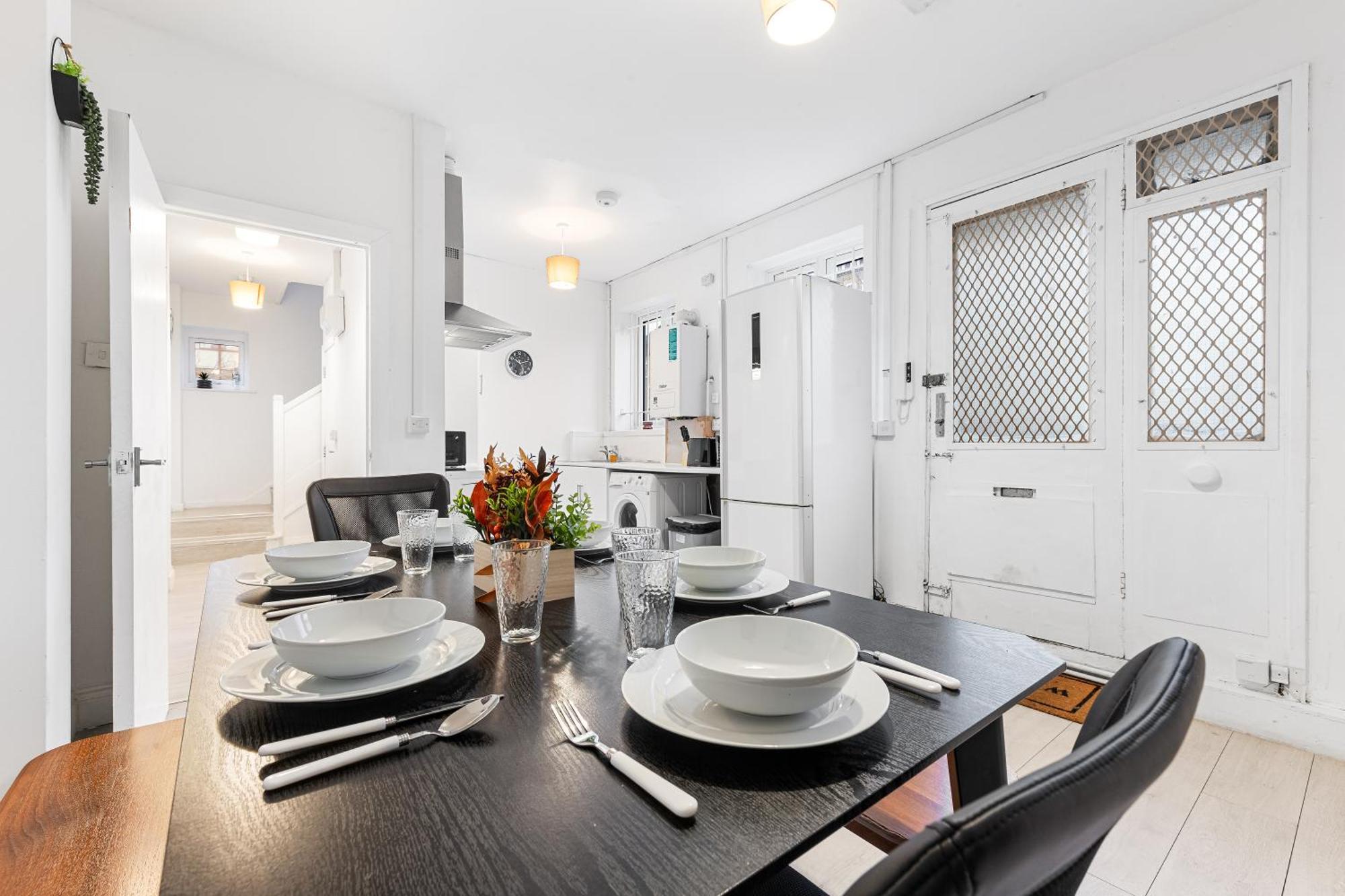 Holiday Near Kings Cross Sleep 12 Sp7 London