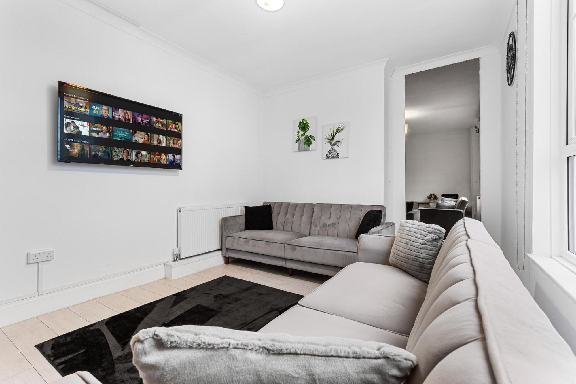 Holiday Near Kings Cross Sleep 12 Sp7 * London