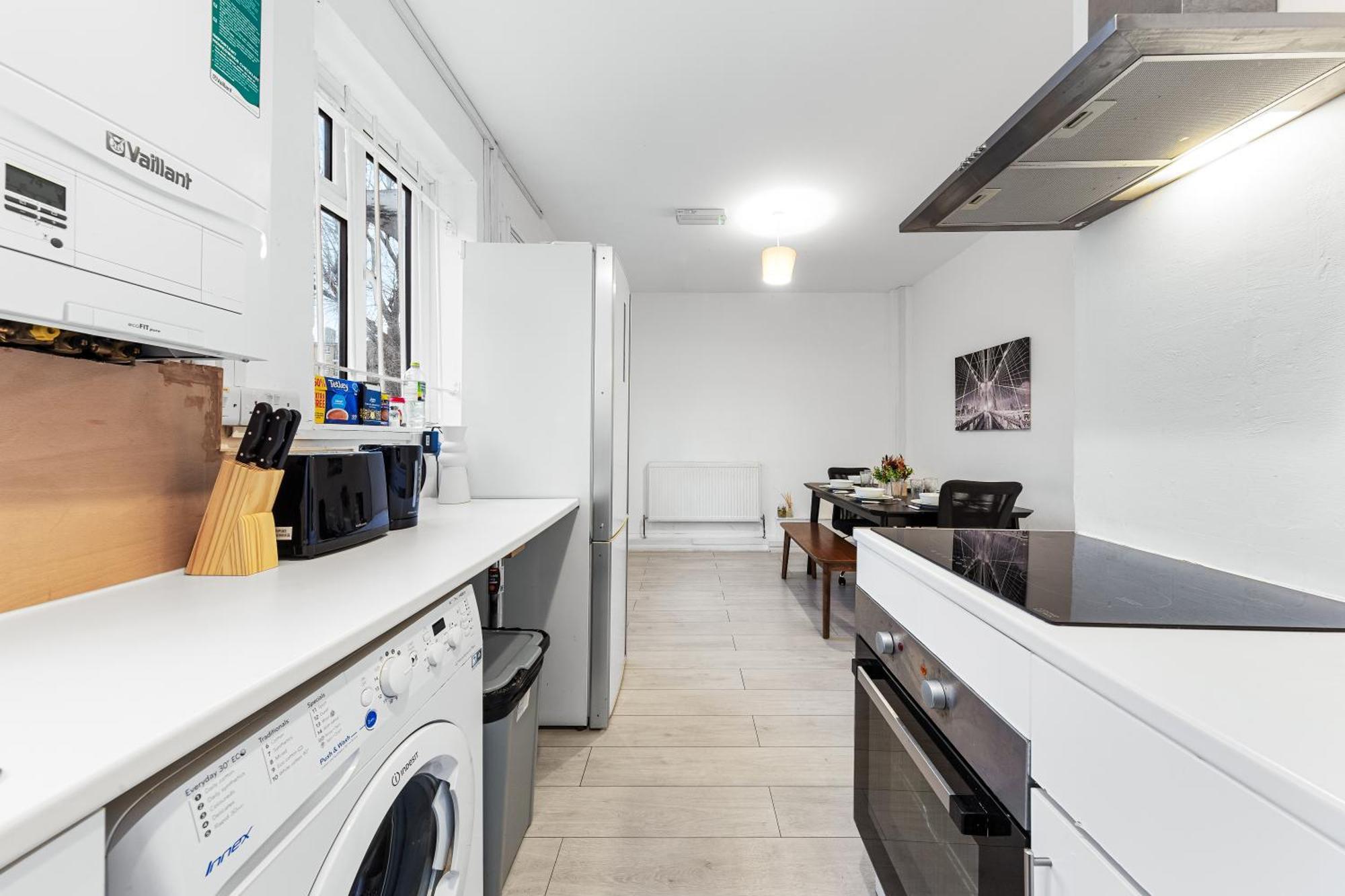 Holiday Near Kings Cross Sleep 12 Sp7 Apartment London