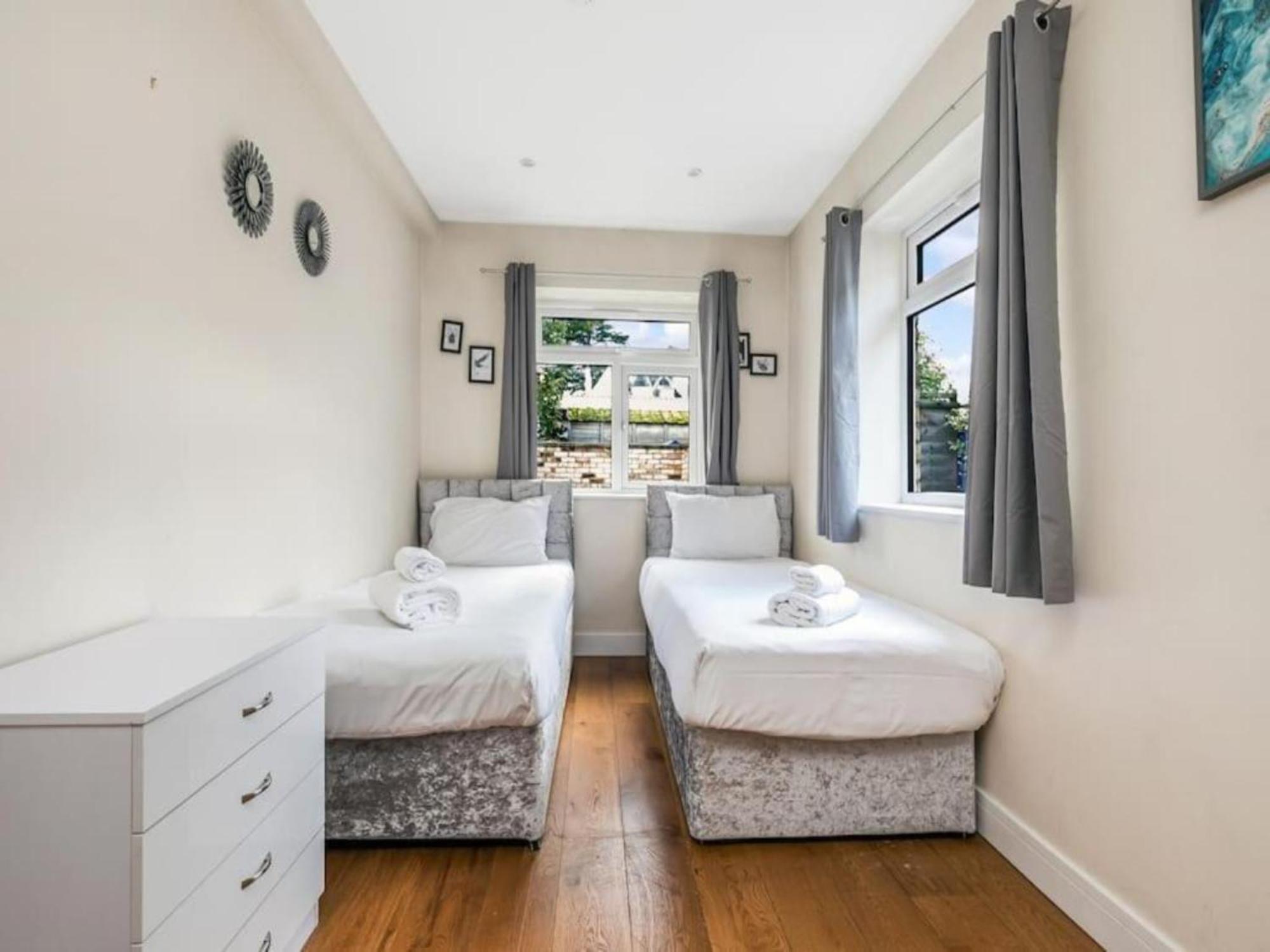 Pass The Keys Ealing Queen Of The Suburbs 2bd Appartement Londen