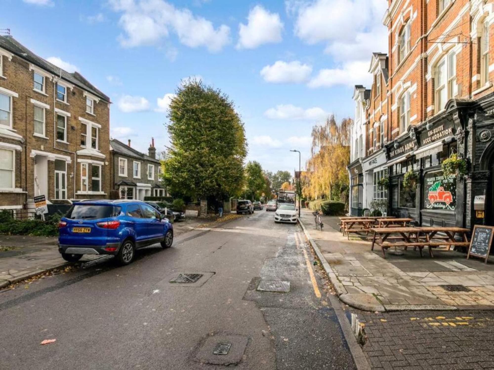 Pass The Keys Ealing Queen Of The Suburbs 2bd Appartement Londen