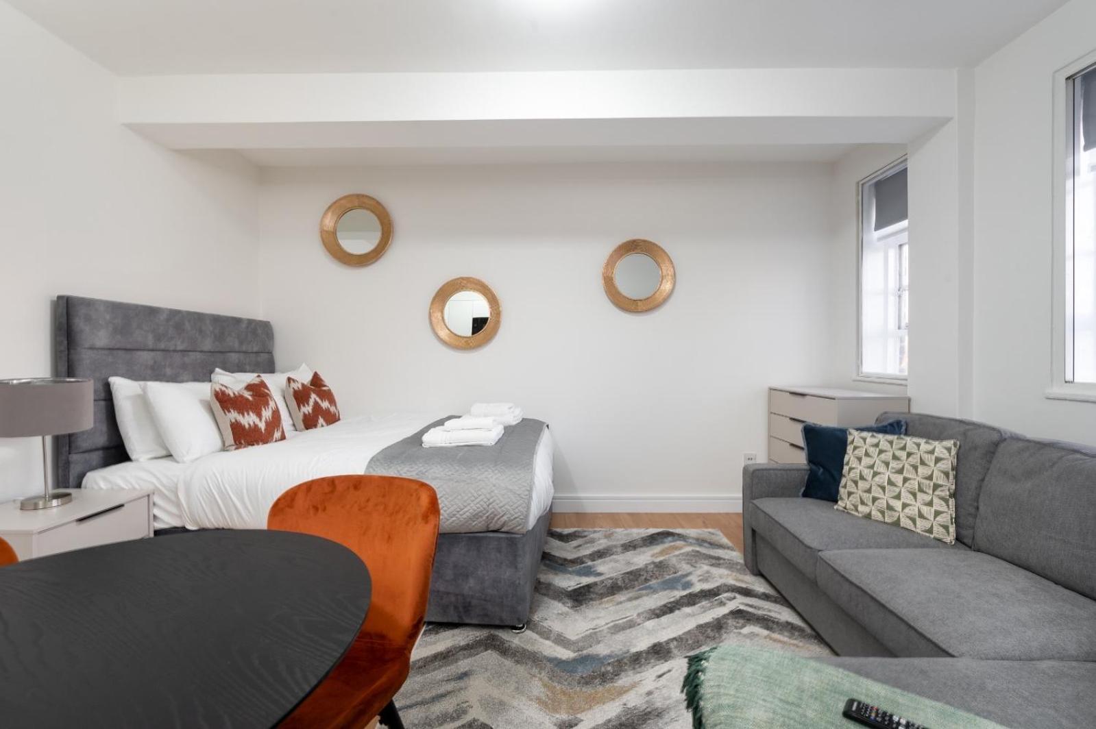 Capital 817, Chelsea Cloisters Apartamento