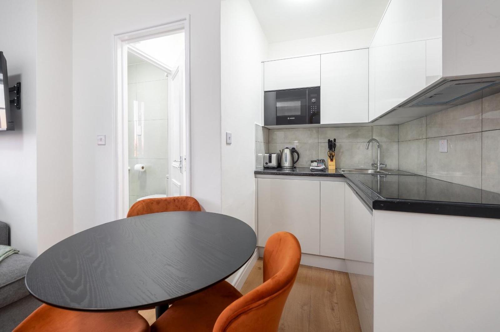 Capital 817, Chelsea Cloisters Apartamento Londres
