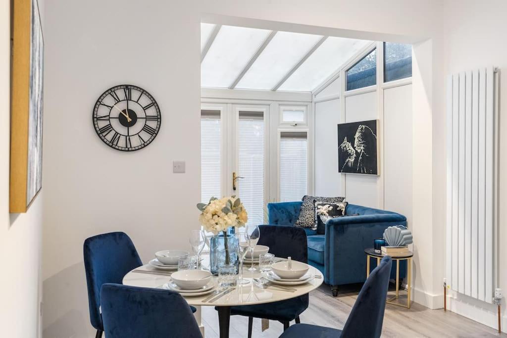 Modern 2 Bedroom 3 Min Walk To Tube Station Leilighet