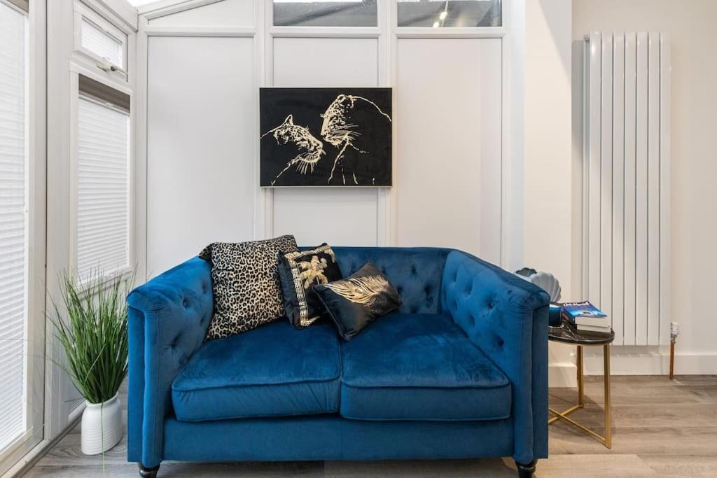 Modern 2 Bedroom 3 Min Walk To Tube Station Leilighet