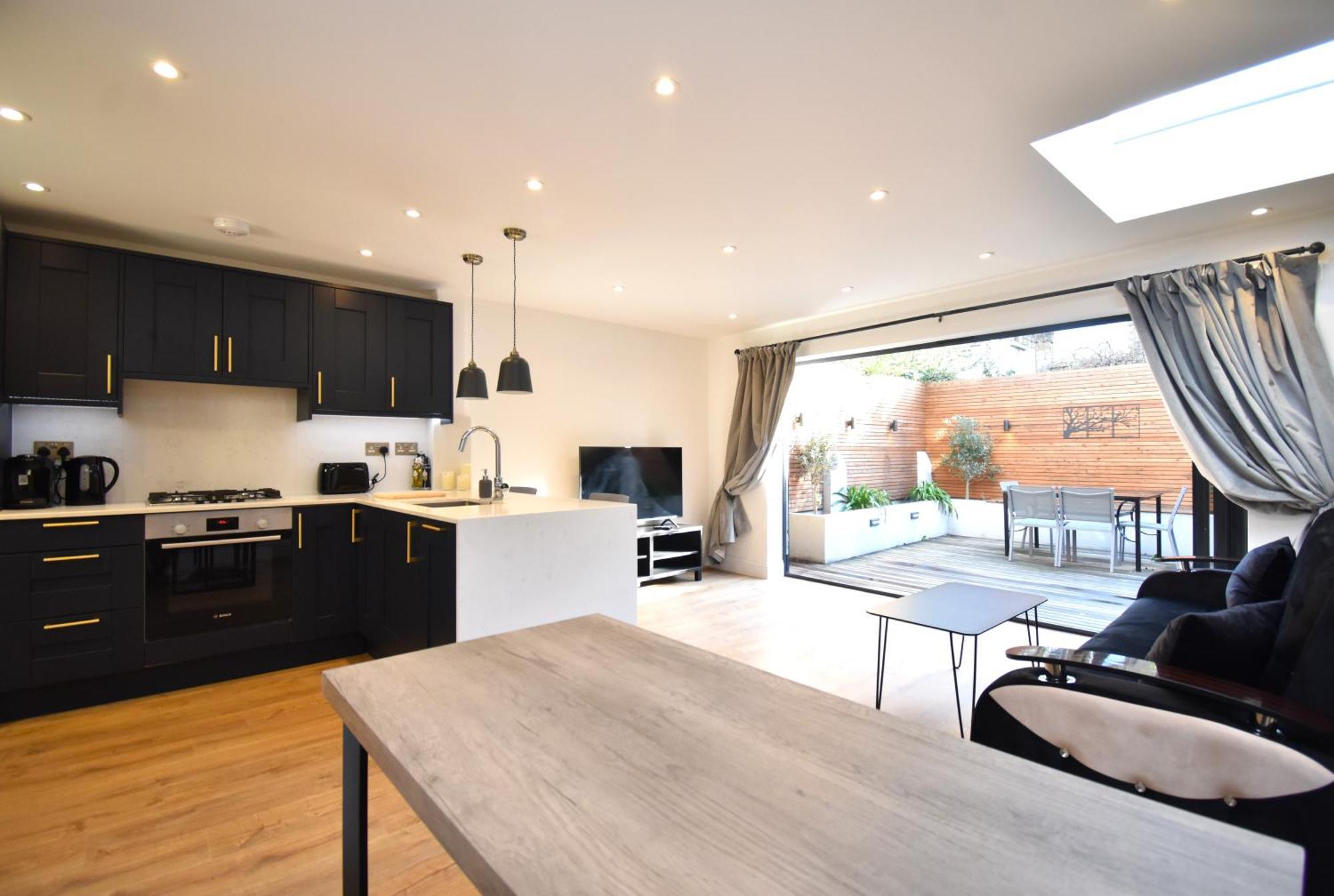 Stunning 2 Bed Leilighet London