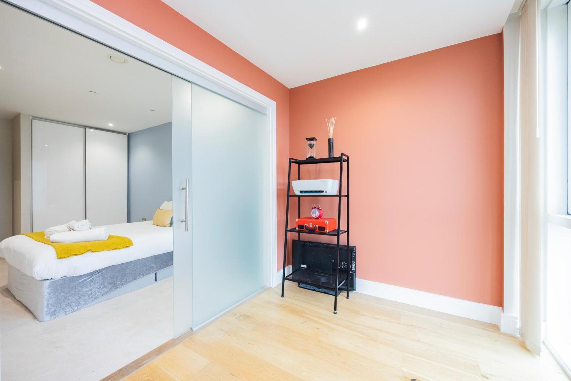 Luxury 1 Bedroom Near Westfield Stratford - 10 Min Walk * Londen