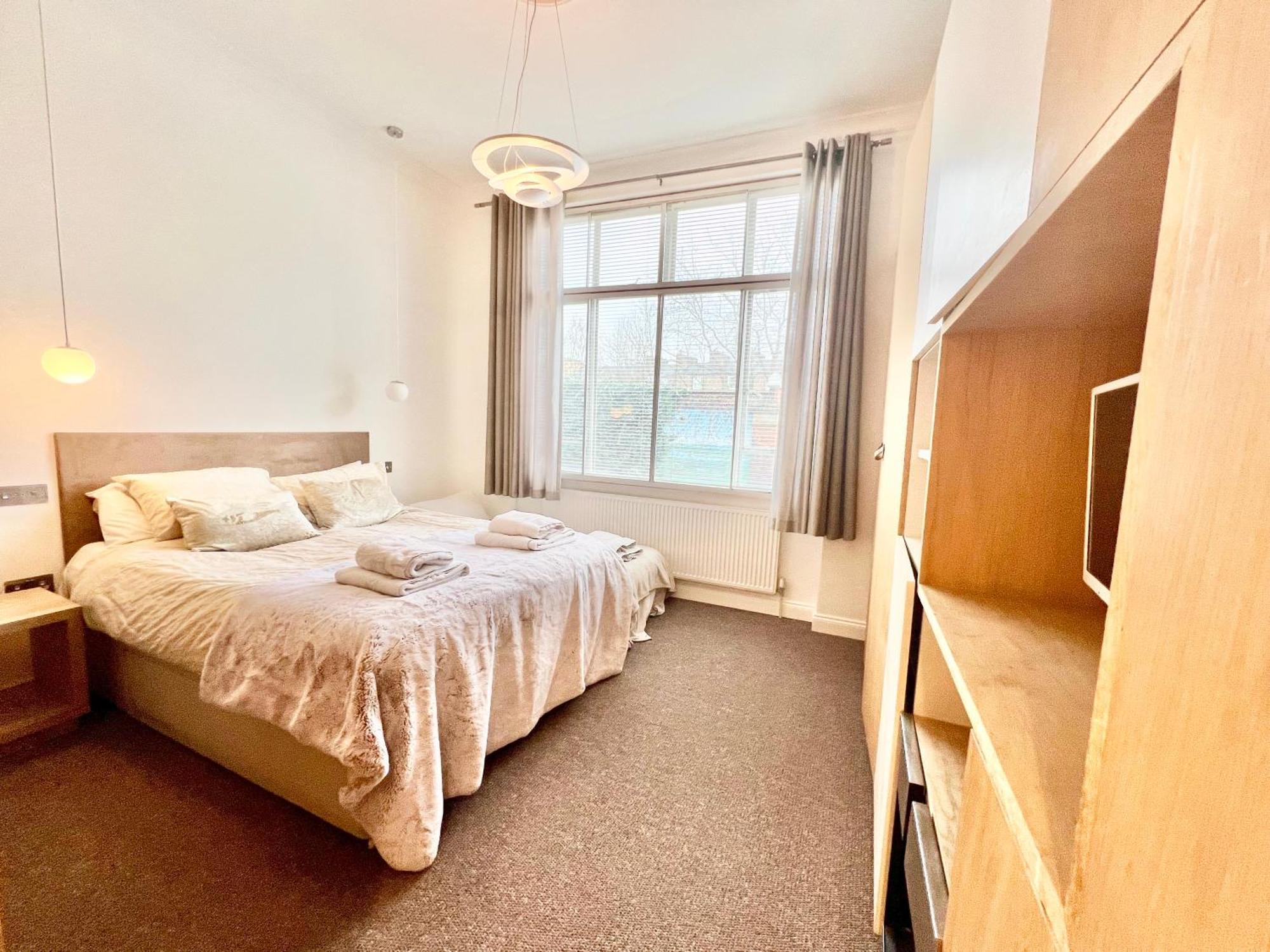 Stylish 2br Designer Flat Holland Park London