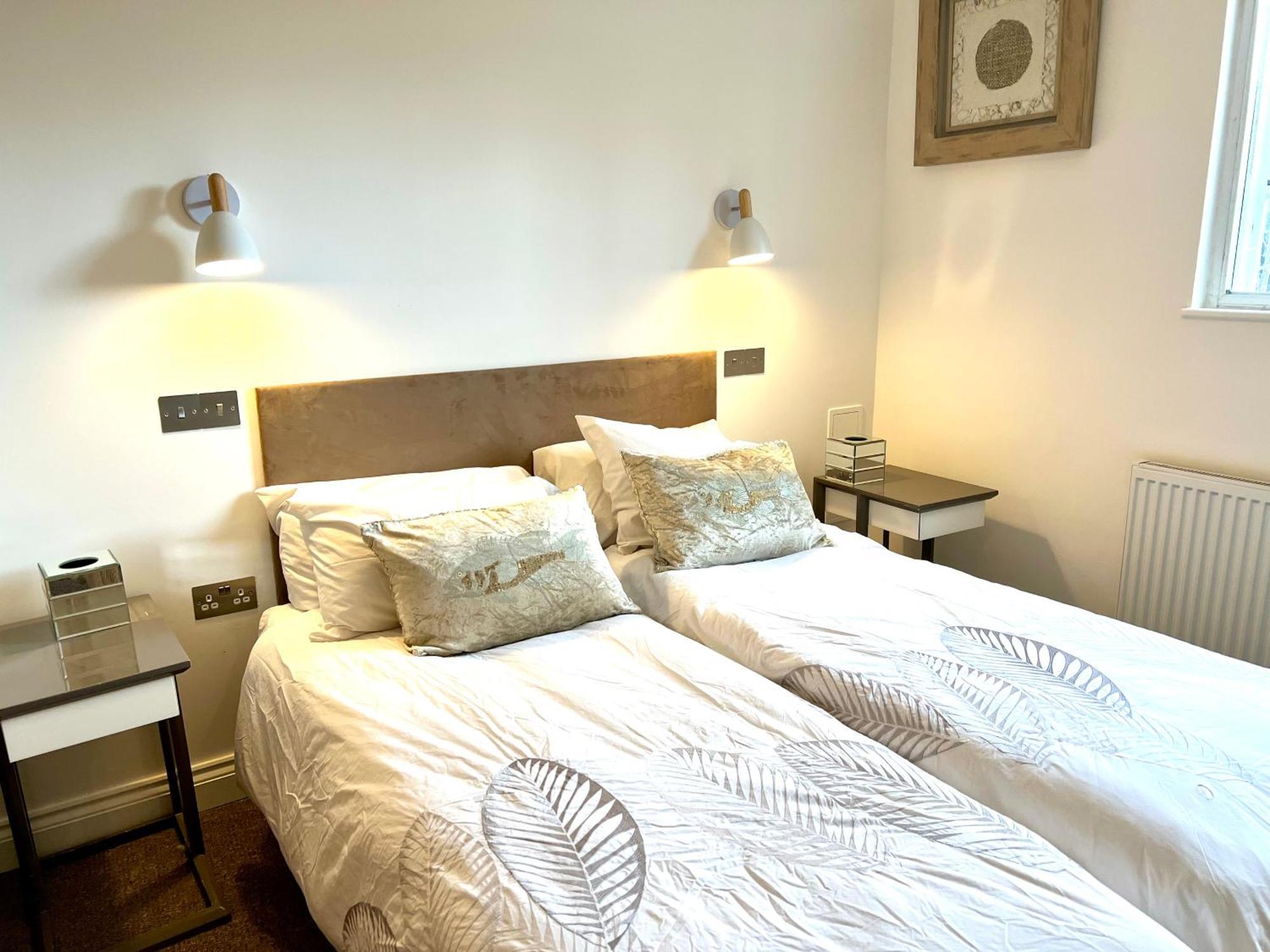 Stylish 2br Designer Flat Holland Park *