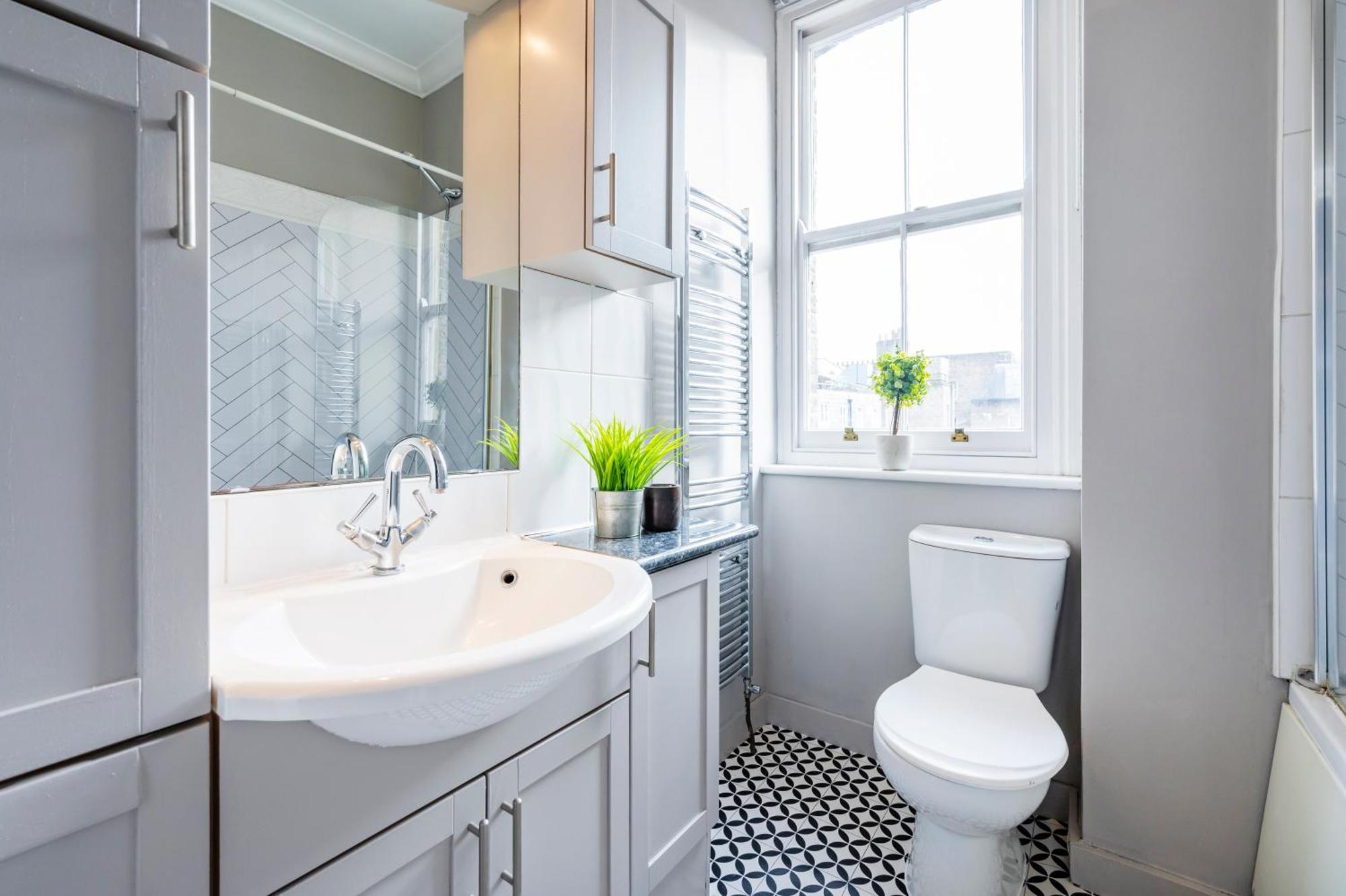 Appartement Large 1 Bedroom In Center Of 3 Londen