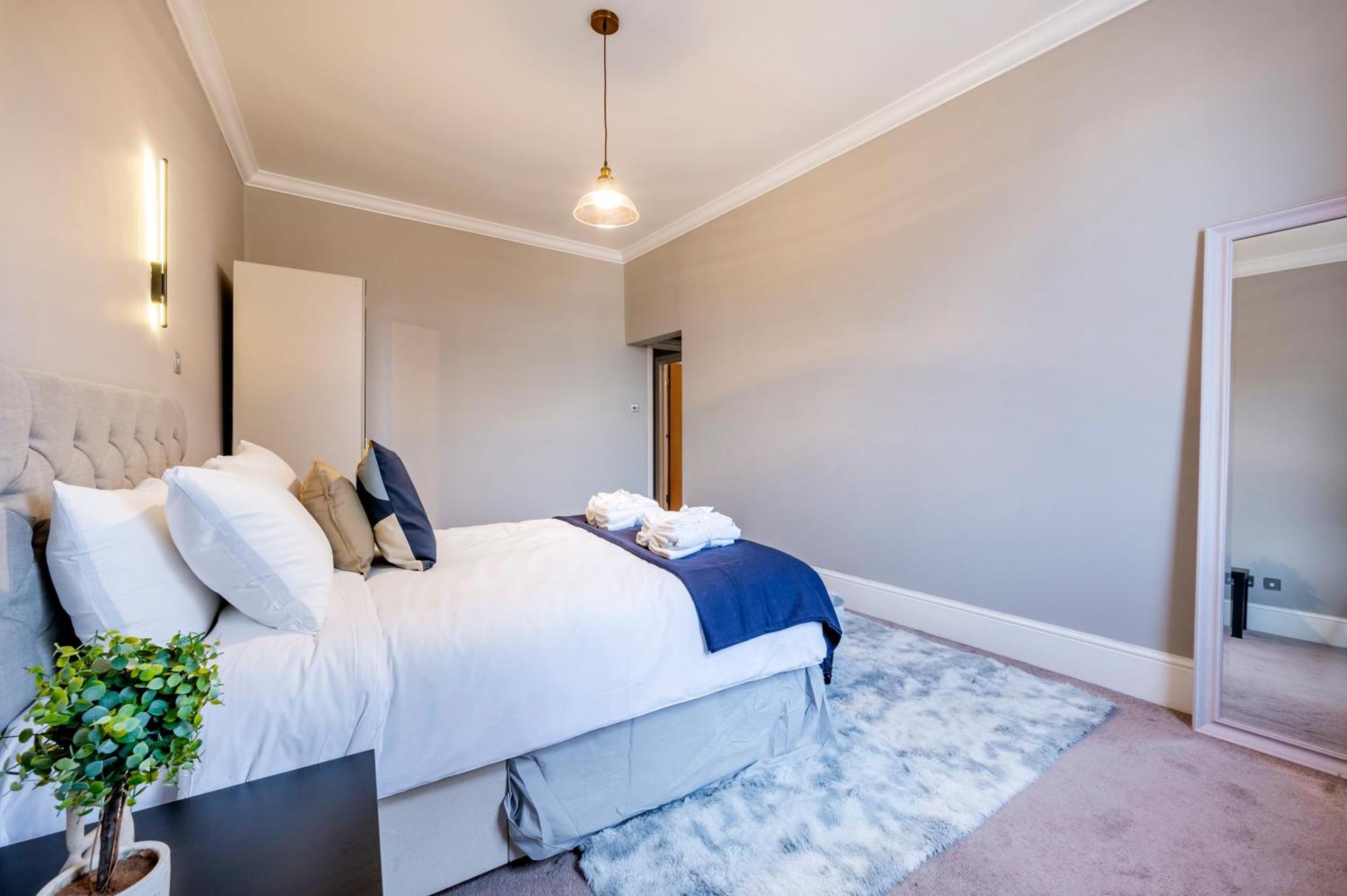 Appartement Large 1 Bedroom In Center Of 3 Londen