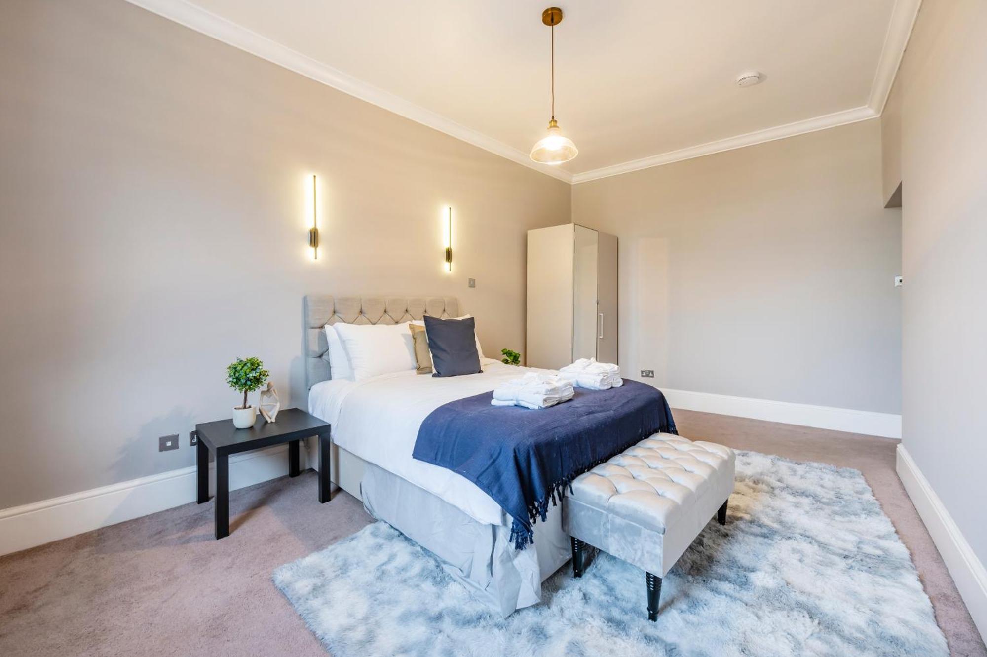 Large 1 Bedroom In Center Of 3 Londen