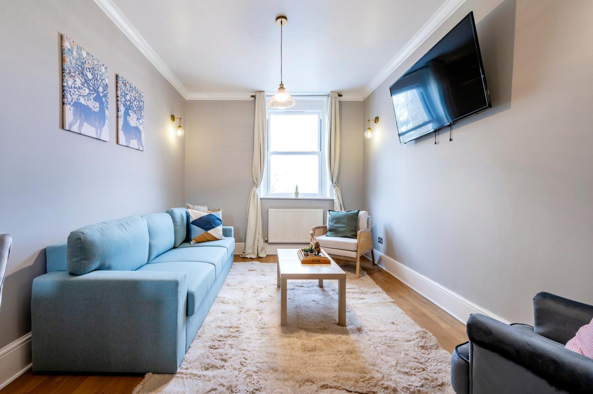 Appartement Large 1 Bedroom In Center Of 3 *