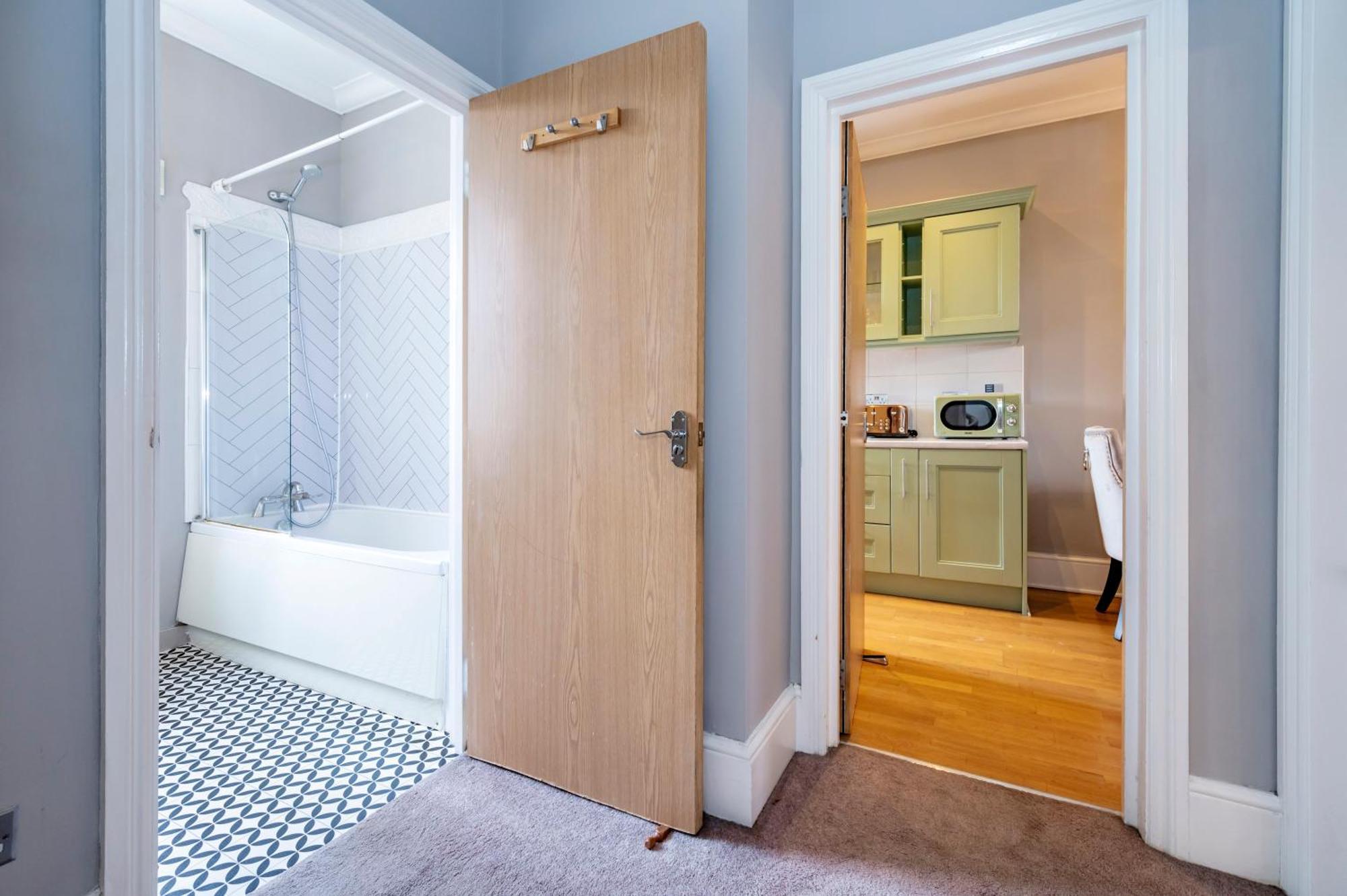 Large 1 Bedroom In Center Of 3 Londen