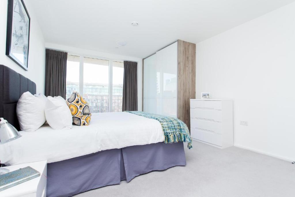 Large 2 Bed With High Rise View Canary Wharf Appartement *