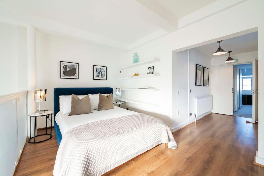 Arcore Premium Golden Square Apartment London