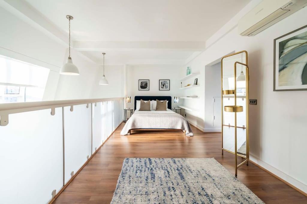 Apartment Arcore Premium Golden Square London