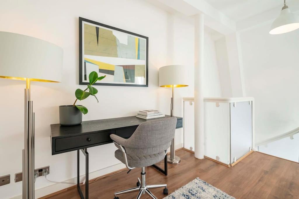 Arcore Premium Golden Square Apartment