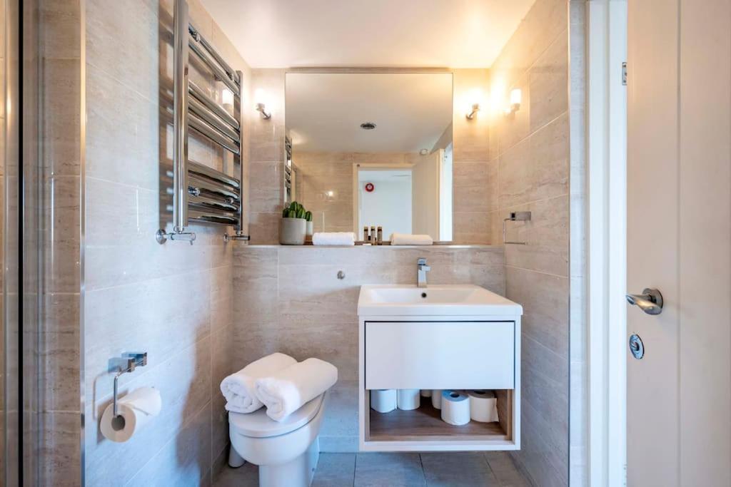 Arcore Premium Golden Square Apartment London
