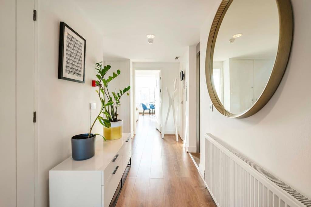Arcore Premium Golden Square Apartment