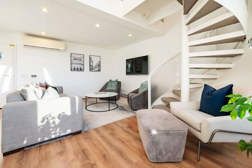 Arcore Premium Golden Square Apartment *
