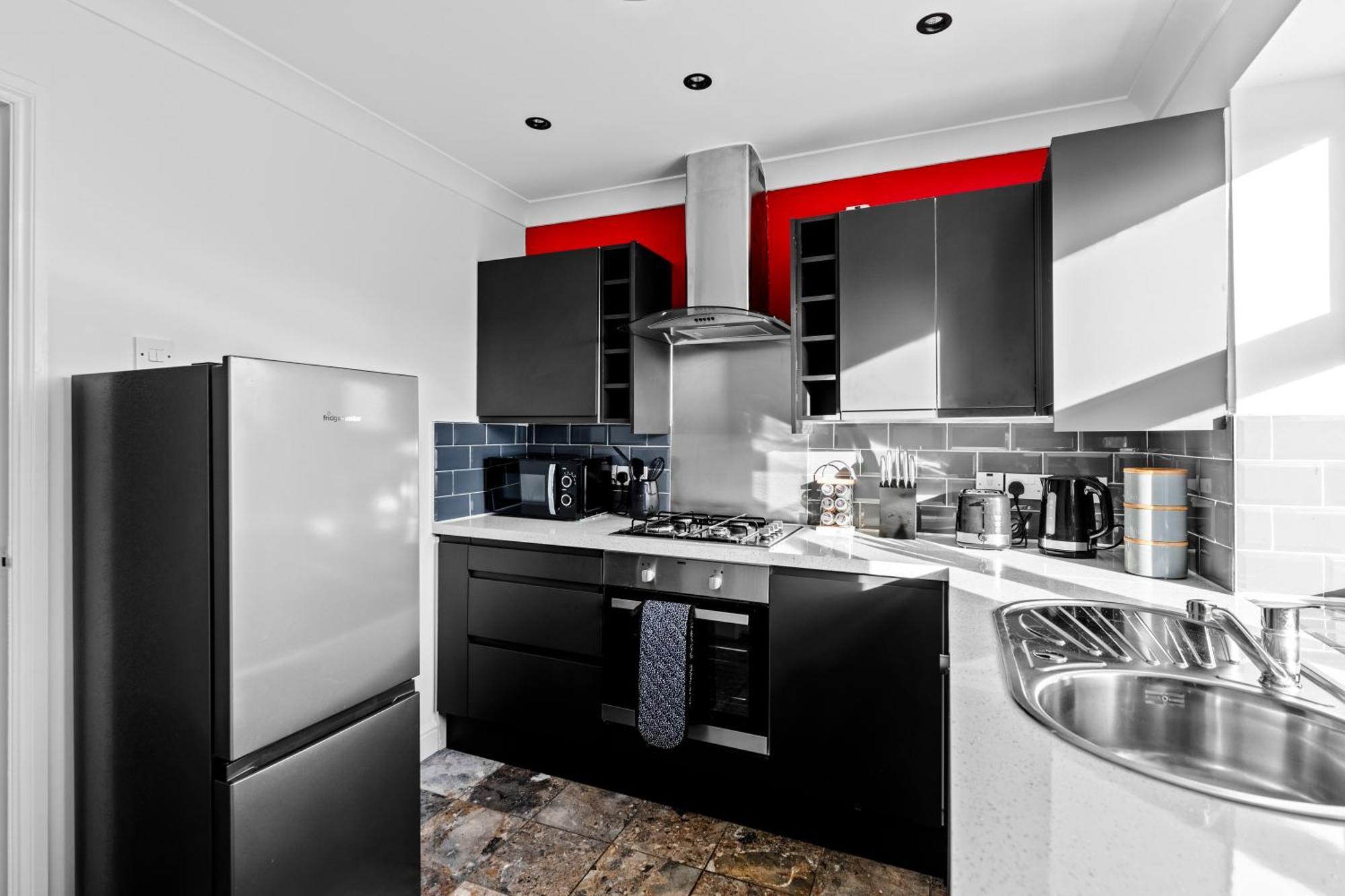 Cosy 2 Bedroom Flat In East Ham, Close To Excel Londen