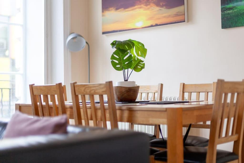 Apartment Spacious & 3-bed Flat By Popular Waterloo! London