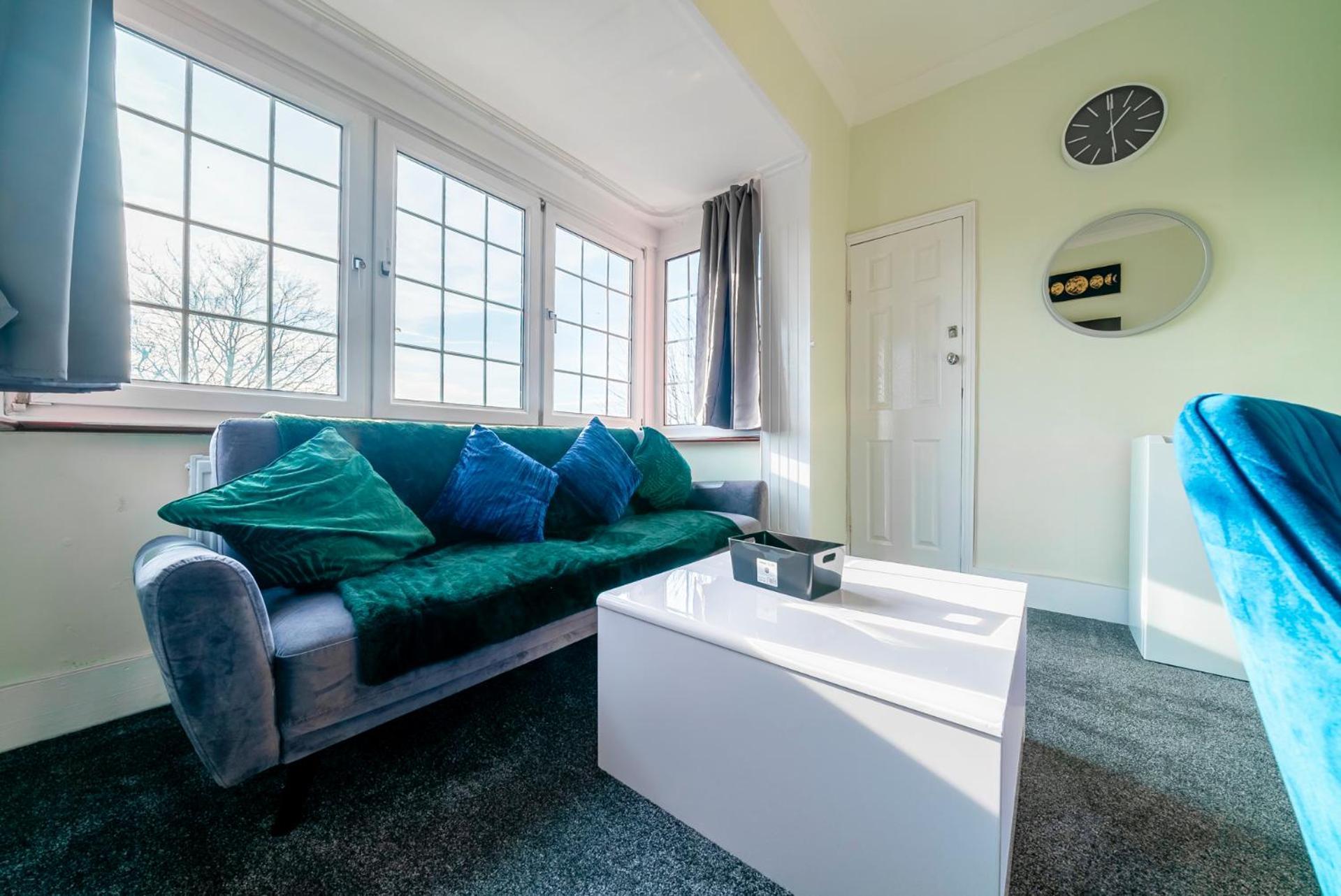 Leilighet Uksas Stunning One Bedroom Flat Free Parking *