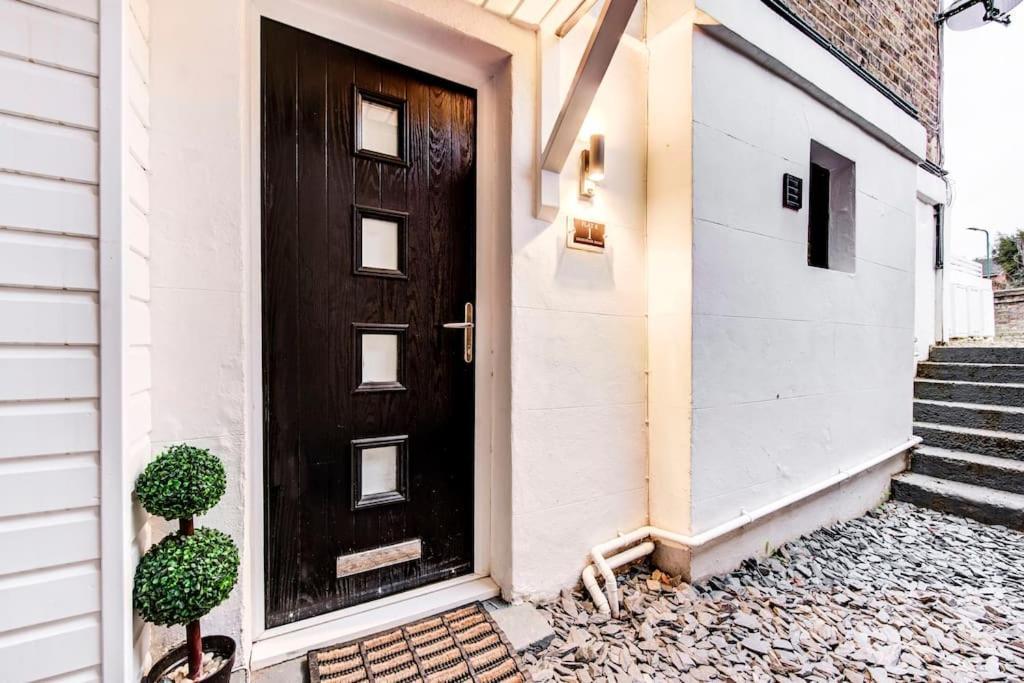 Luxury 1 Bed With Private Terrace & Parking - Heart Of Wanstead Village Apartamento *
