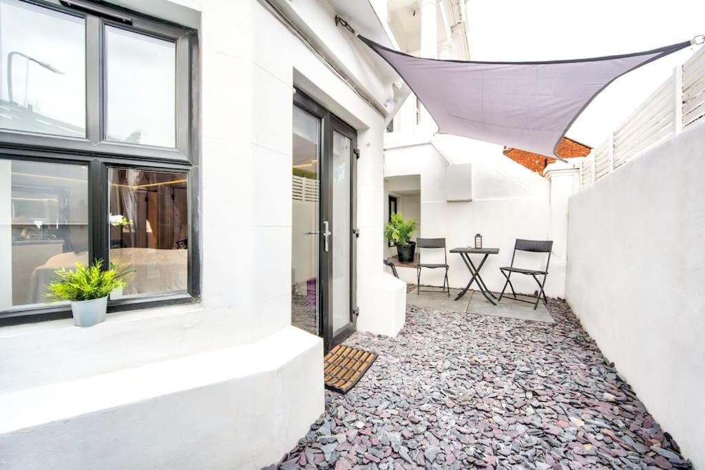 Luxury 1 Bed With Private Terrace & Parking - Heart Of Wanstead Village Apartamento *