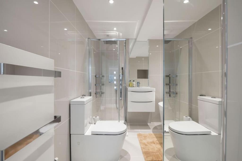 Luxury 1 Bed With Private Terrace & Parking - Heart Of Wanstead Village Apartamento *