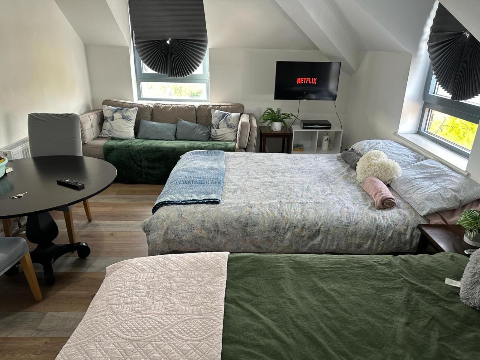 Charming 6-bed In Wembley Area *