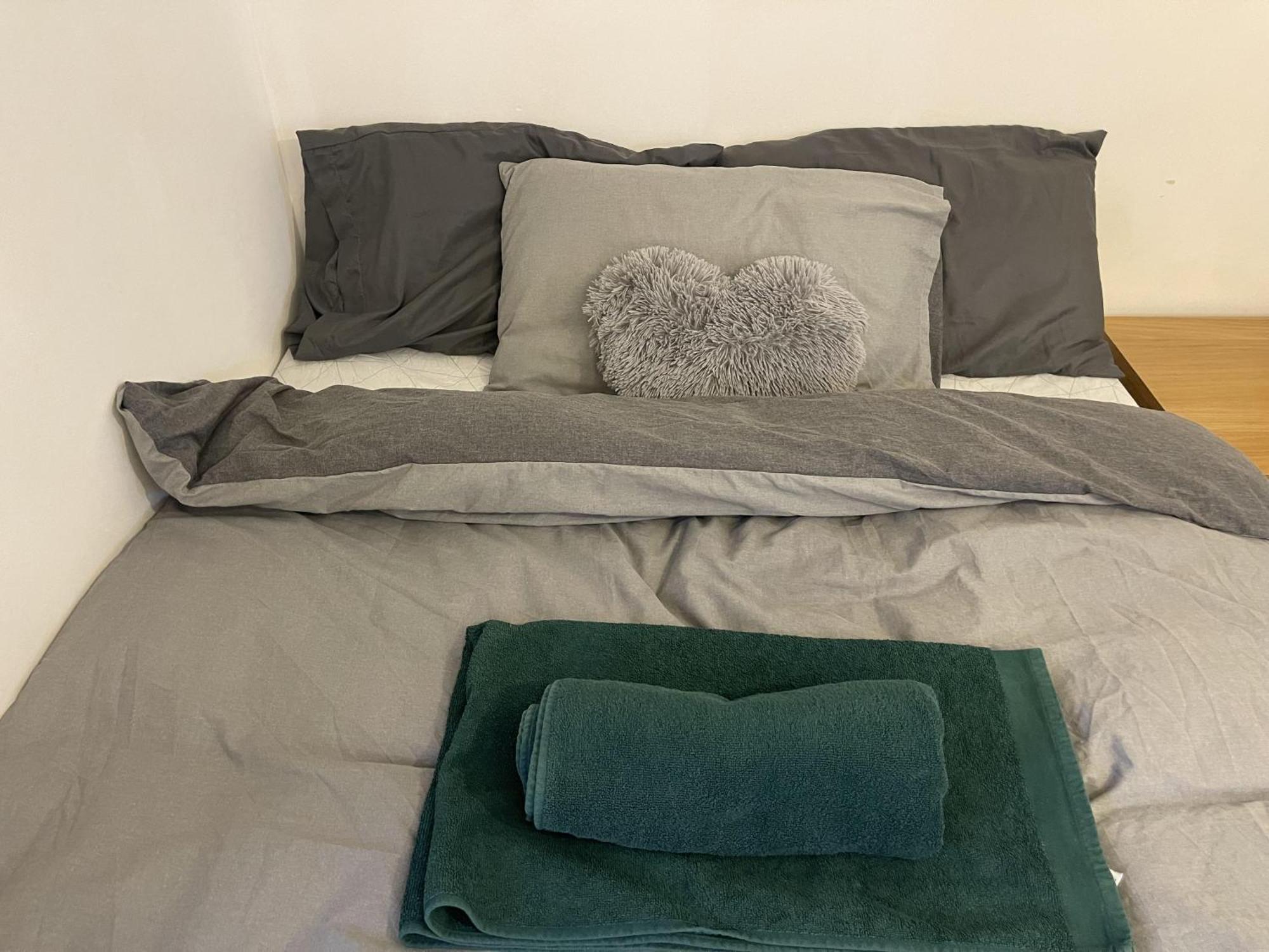 Apartment Charming 6-bed In Wembley Area