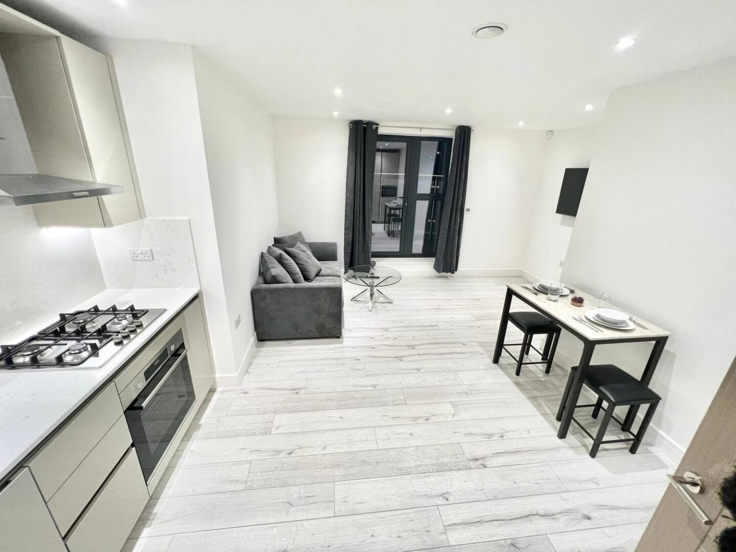Queens Luxury Wembley Stadium - Aparthotel London