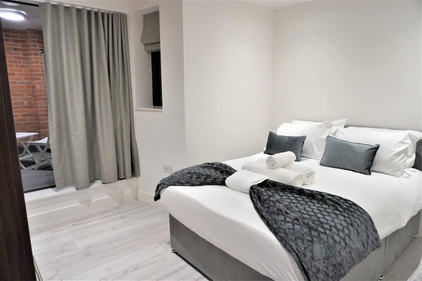 Queens Luxury Wembley Stadium - * London