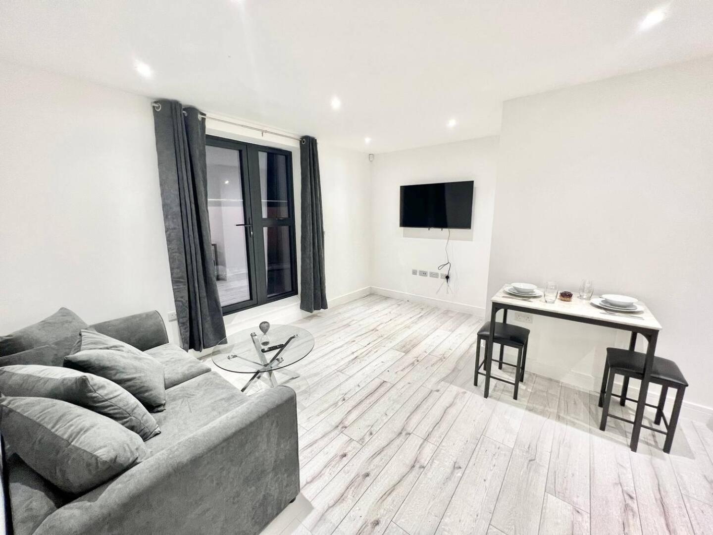Aparthotel Queens Luxury Wembley Stadium - *