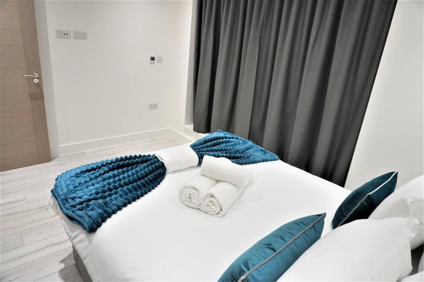 Queens Luxury Wembley Stadium - London
