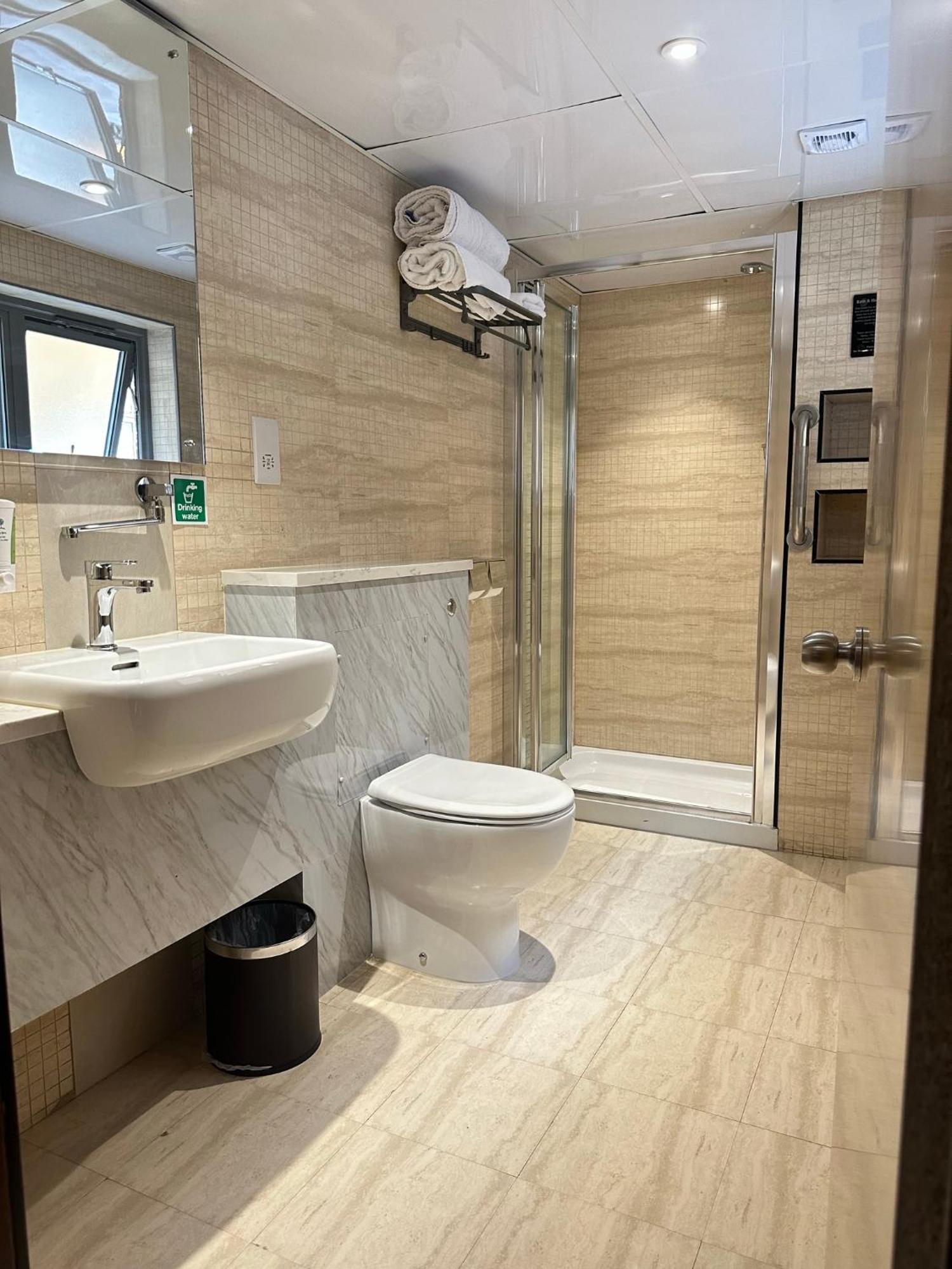 Eurotraveller Hotel- Express Hotell 3*