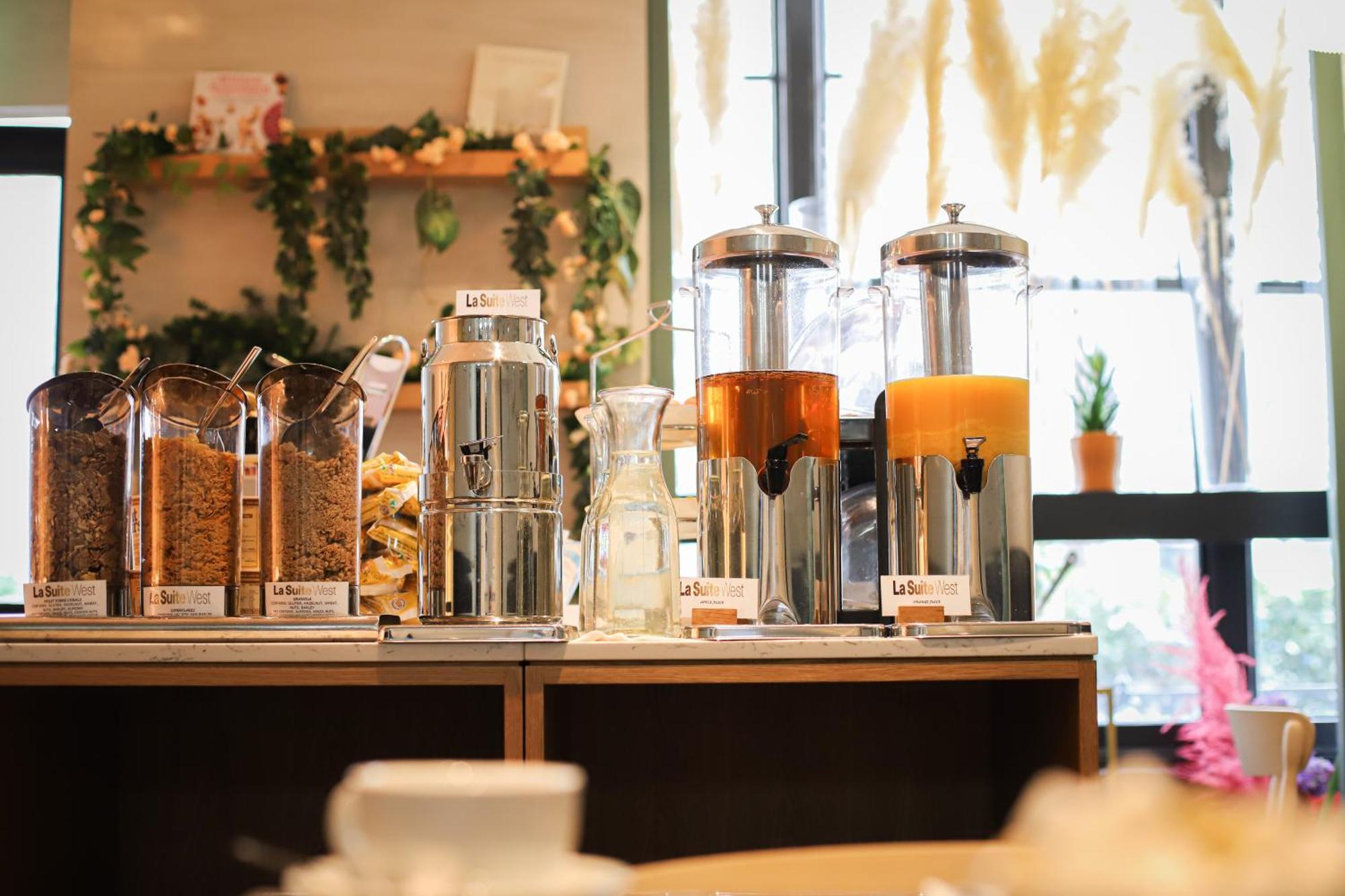 La West - Hyde Park Hotel 4*
