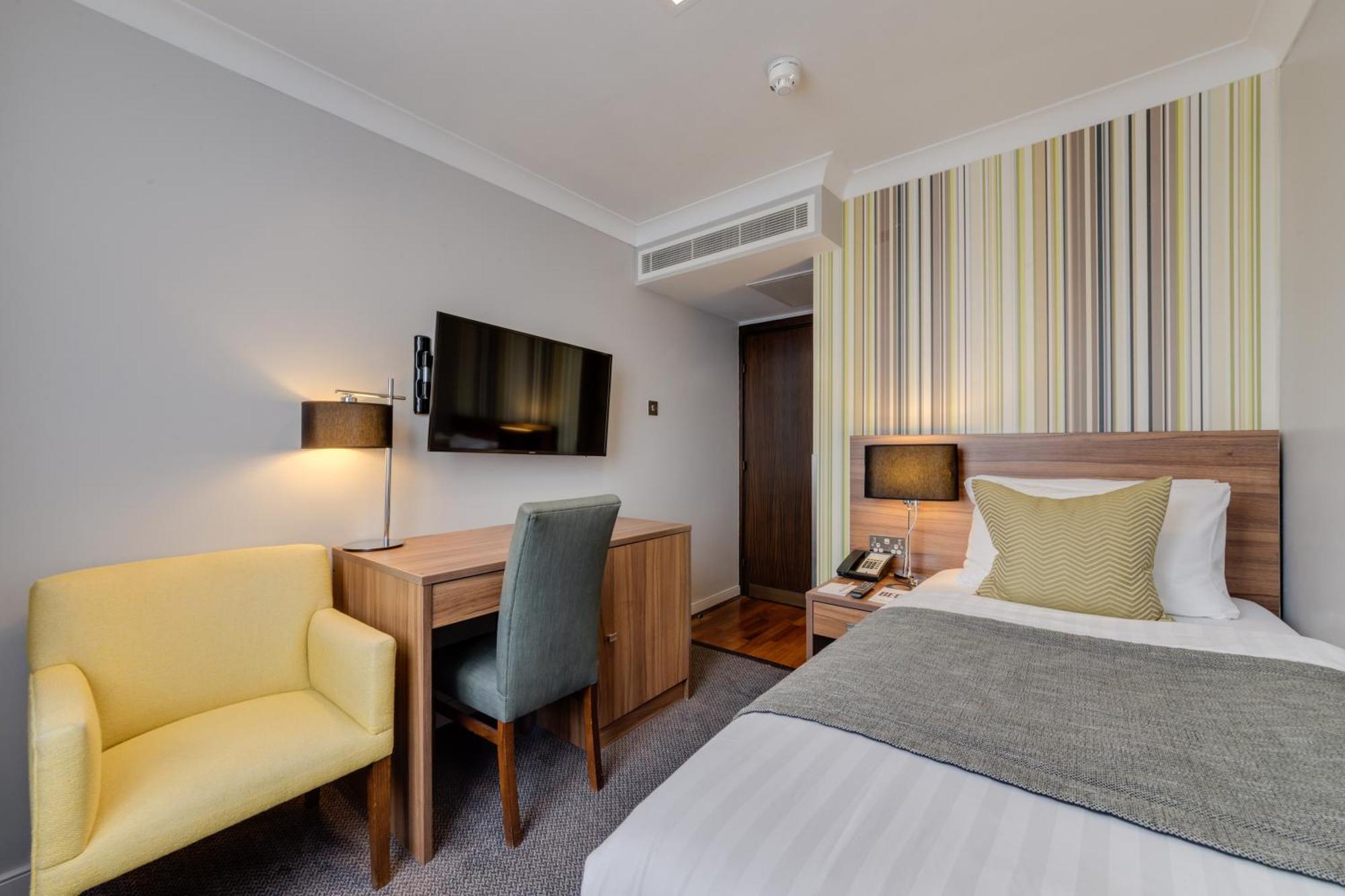 Best Western Mornington Hyde Park Hotel 4*
