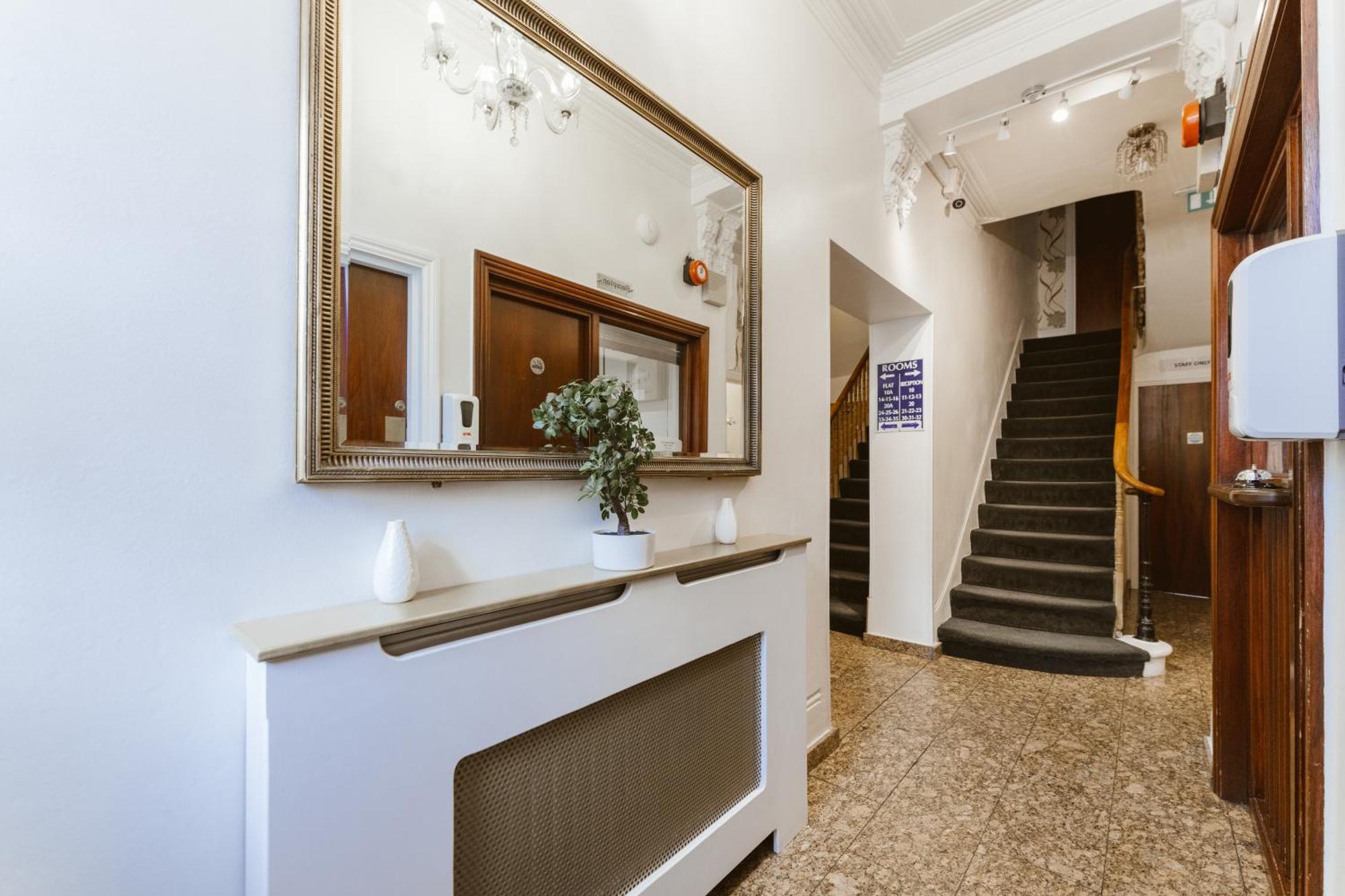 Star Hotel 3* London