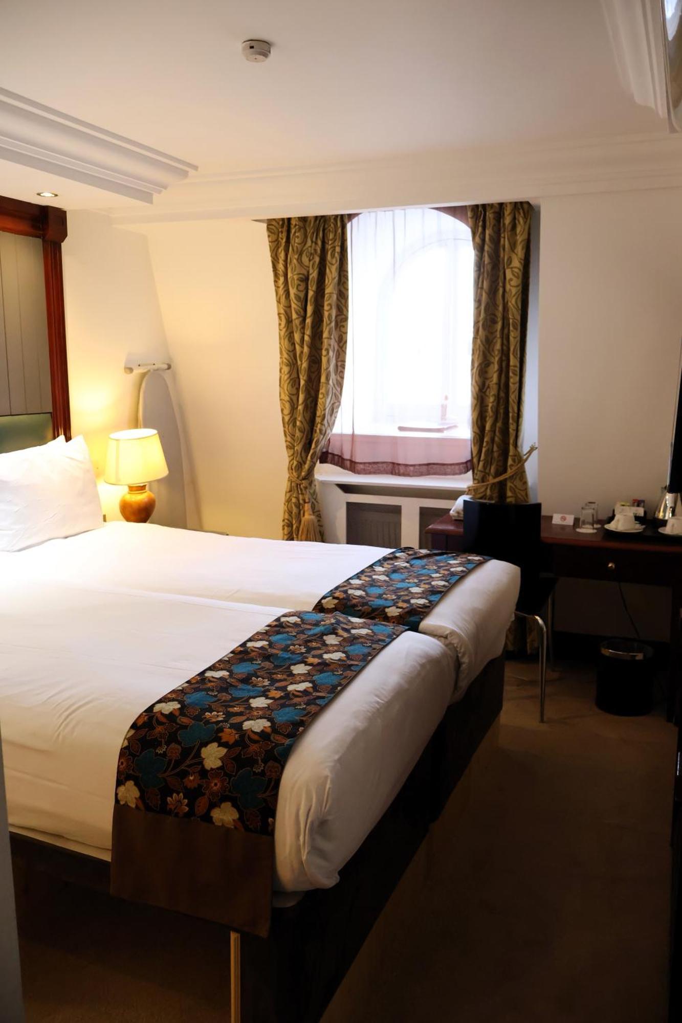 Dreamtel Kensington Hotel