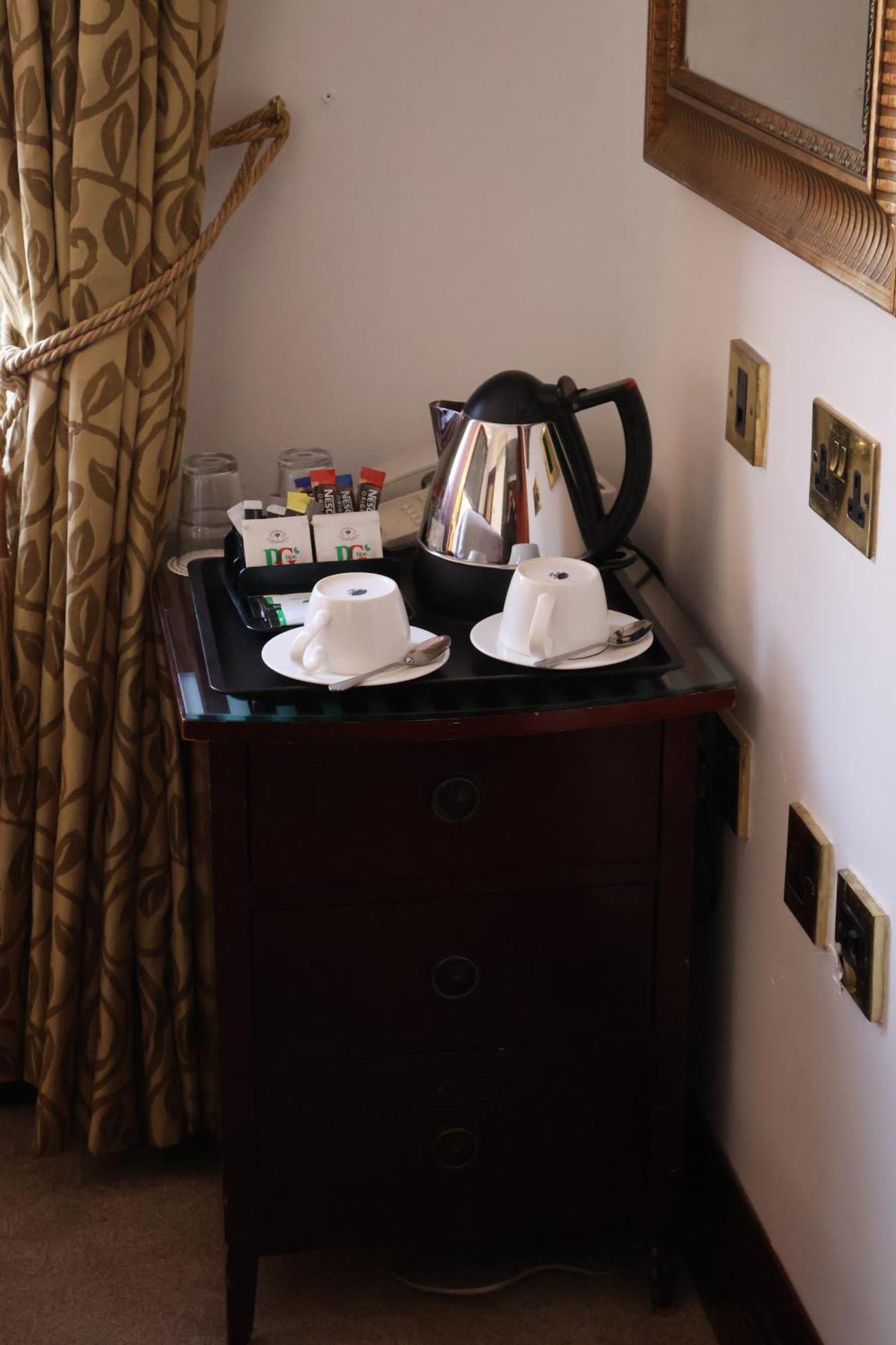 Dreamtel Kensington Hotel