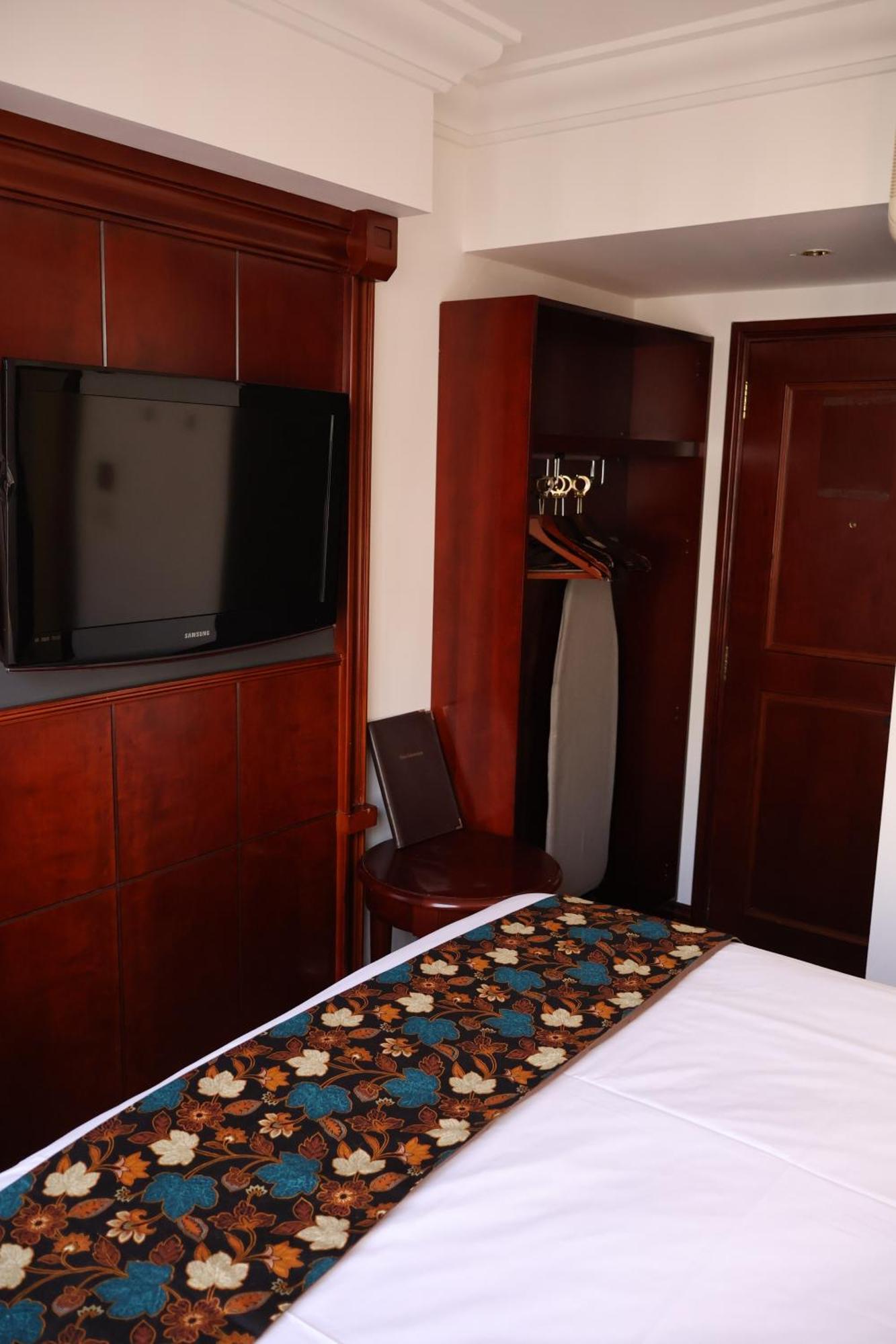 Dreamtel Kensington Hotel London