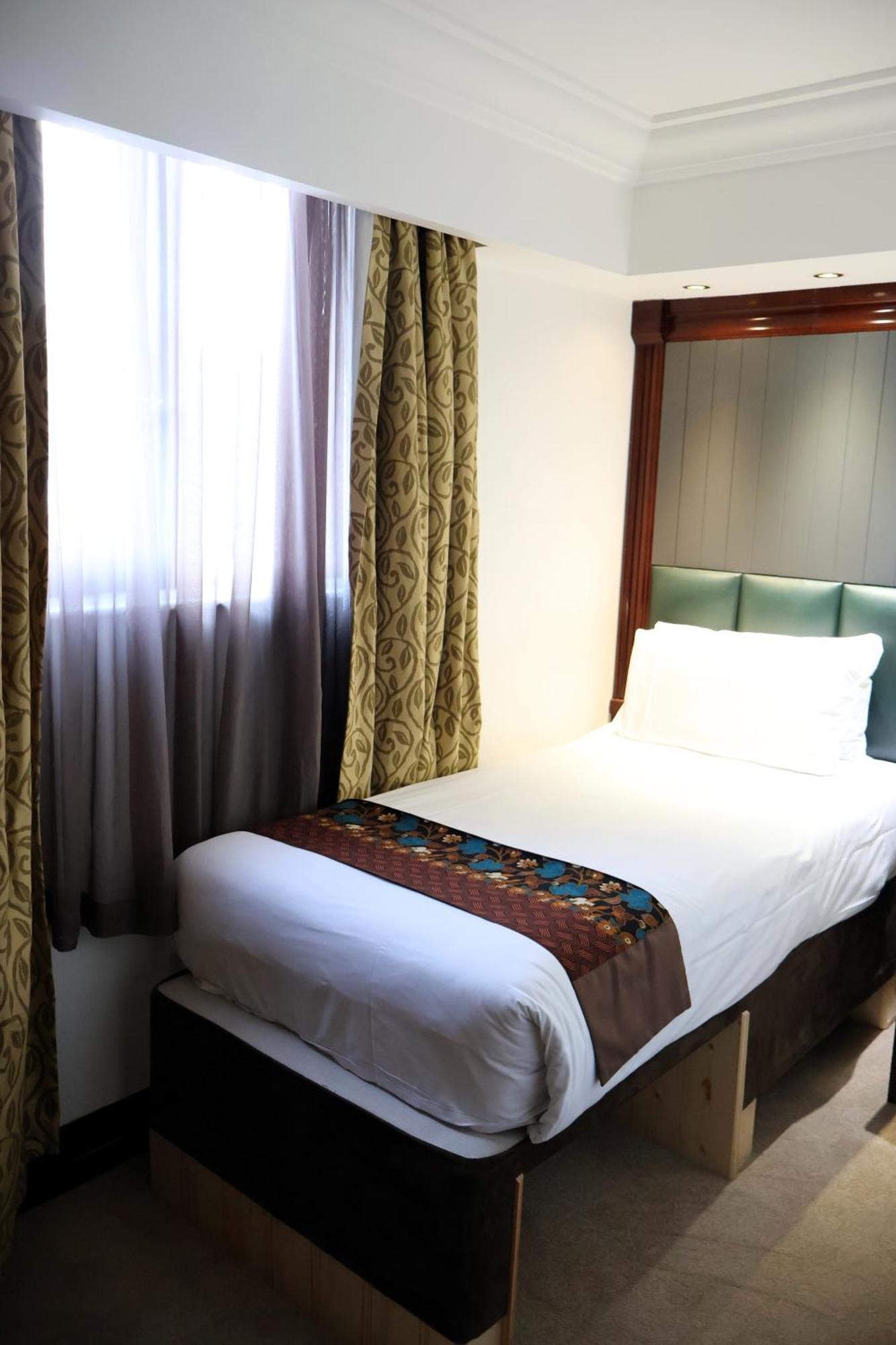 Dreamtel Kensington Hotel 3*