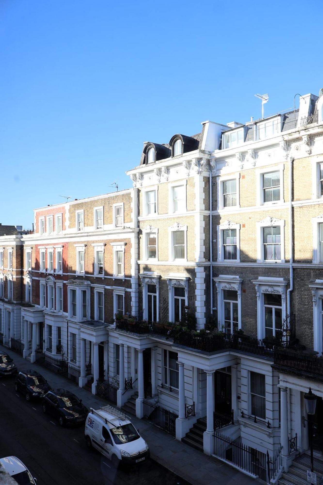 Dreamtel Kensington Hotel 3*