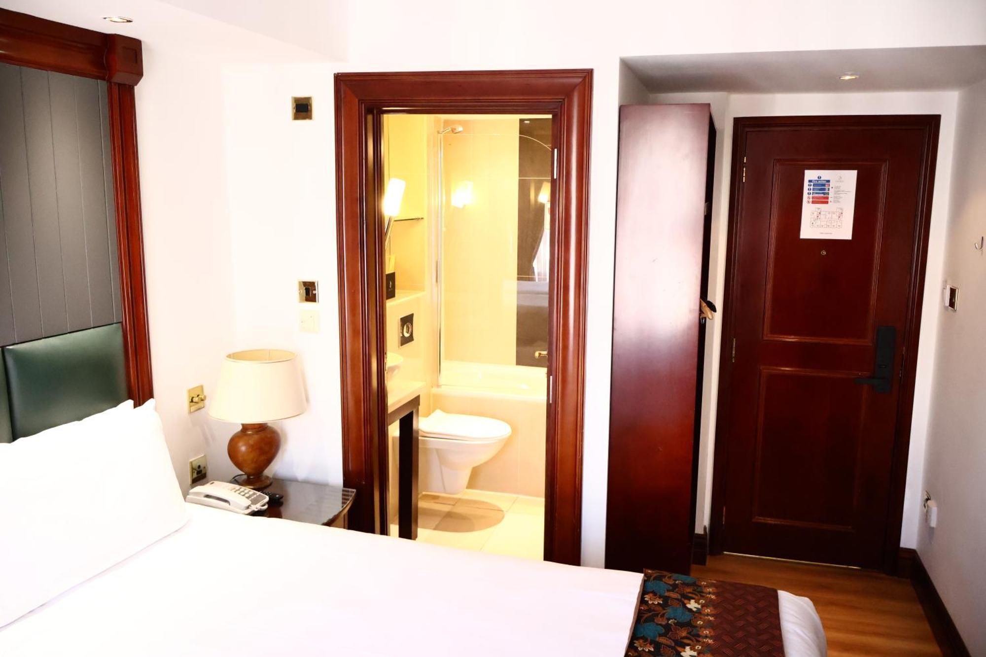 Dreamtel Kensington Hotel