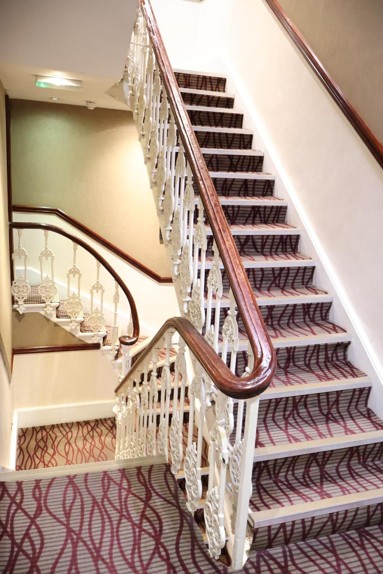 Dreamtel Kensington Hotel